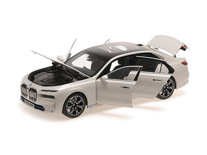 BMW i7 White Metallic 1/18 Diecast Model Car by Minichamps