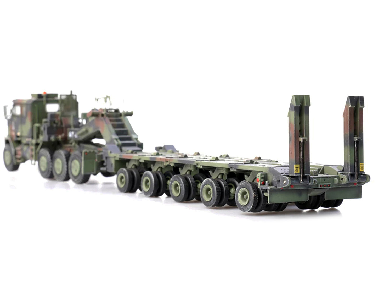 M1070 Heavy Equipment Transporter Army Camouflage "Armor Premium" Series 1/72 Diecast Model by Panzerkampf