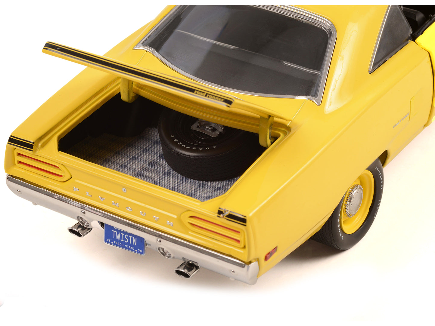 1970 Plymouth Road Runner Lemon Twist Yellow Limited Edition to 732 pieces Worldwide 1/18 Diecast Model Car by GMP