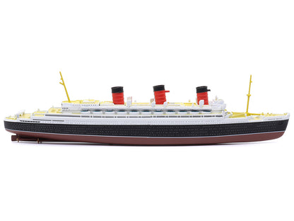 RMS Queen Mary Passenger Ship 1/1250 Diecast Model by Legendary Cruise Ships