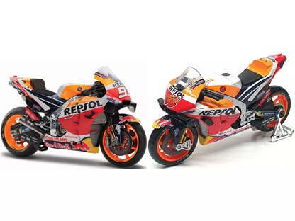 Honda RC213V #44 Pol Espargaro and #93 Marc Marquez "Repsol Honda Team" "MotoGP World Championship" (2021) Set of 2 Motorcycles 1/18 Diecast Models by Maisto