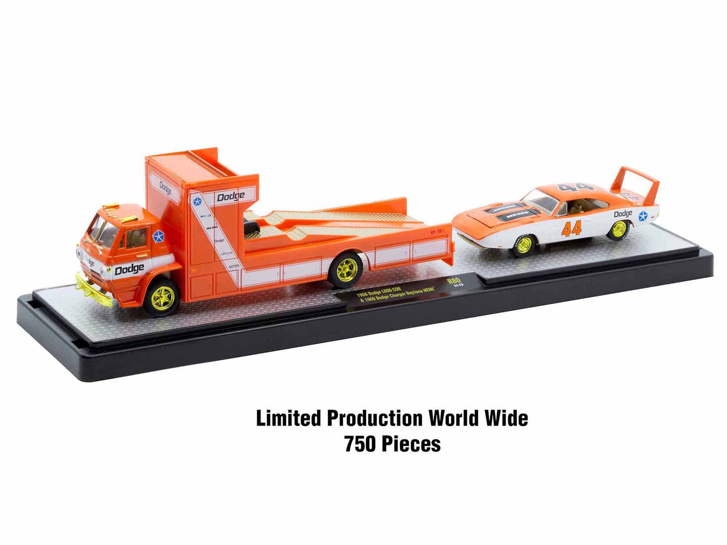 Auto Haulers Set of 3 Trucks Release 80 Limited Edition to 9000 pieces Worldwide 1/64 Diecast Models by M2 Machines