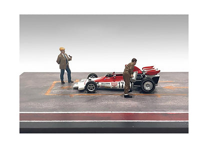 "Race Day" Two Diecast Figures Set 4 for 1/43 Scale Models by American Diorama