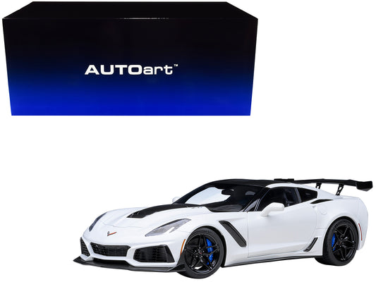 2019 Chevrolet Corvette C7 ZR1 Arctic White with Carbon Top 1/18 Model Car by Autoart