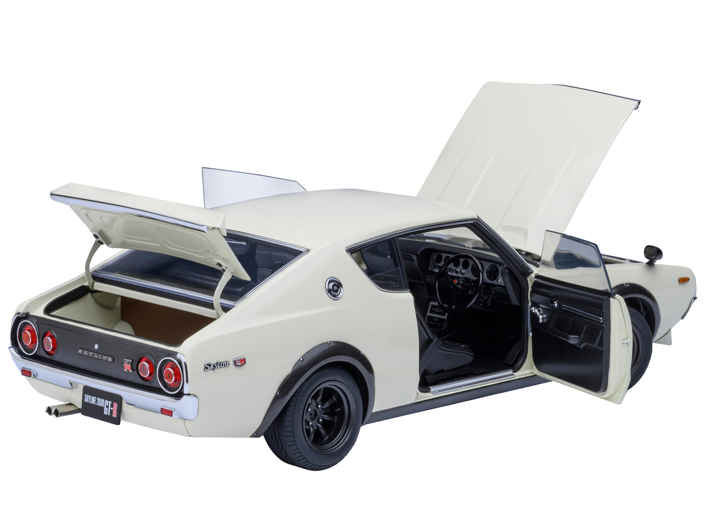 Nissan Skyline 2000GT-R (KPGC110) Tuned Version RHD (Right Hand Drive) White 1/18 Model Car by Autoart