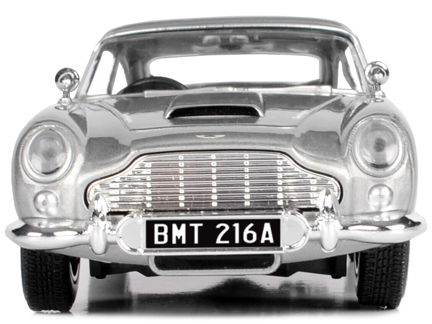 Aston Martin DB5 RHD (Right Hand Drive) Silver Metallic James Bond 007 "Goldfinger" (1964) Movie "James Bond Collection" Series 1/24 Diecast Model Car by Motormax