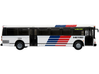 1980 Grumman 870 Advanced Design Transit Bus Metro Houston "40 Park Place" "Vintage Bus & Motorcoach Collection" 1/87 Diecast Model by Iconic Replicas