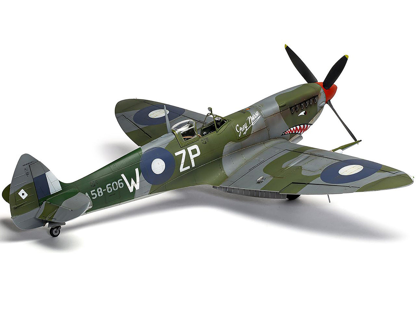 Level 4 Model Kit Supermarine Spitfire Mk.VIII Fighter Aircraft with 3 Scheme Options 1/24 Plastic Model Kit by Airfix