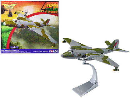 GAF Canberra Mk.20 Bomber Aircraft "A84-240 USAF 35th Tactical Fighter Wing Phan Rang Air Base Vietnam War" (1969) Royal Australian Air Force "The Aviation Archive" Series 1/72 Diecast Model by Corgi