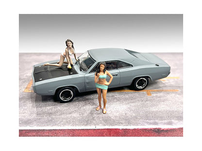 "Car Wash Girls" Set 1 Dorothy and Barbara 2 Piece Figure for 1/43 Scale Models by American Diorama