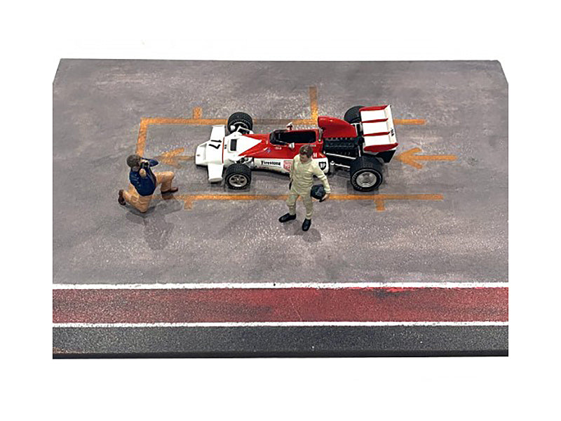 "Race Day" Two Diecast Figures Set 1 for 1/43 Scale Models by American Diorama