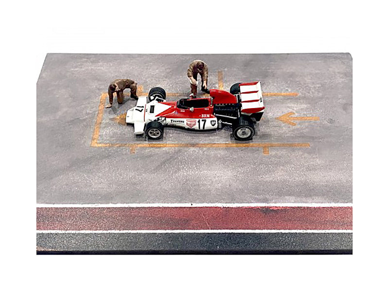 "Race Day" Two Diecast Figures Set 5 for 1/43 Scale Models by American Diorama