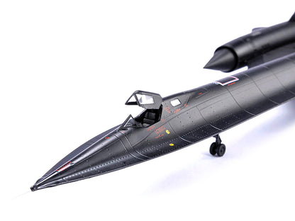 Lockheed Martin SR-71A Blackbird Aircraft #17980 "United States Air Force" 1/72 Diecast Model by Air Force 1