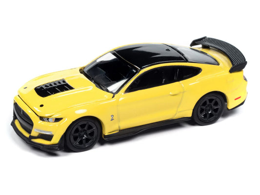 2021 Ford Mustang Shelby GT500 Carbon Fiber Track Pack Grabber Yellow with Black Top "Modern Muscle" Series 1/64 Diecast Model Car by Auto World