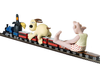 Train Coaches and Gromit Figure 5 piece Set "The Wrong Trousers" (1993) Movie "Wallace & Gromit" Diecast Model Car by Corgi