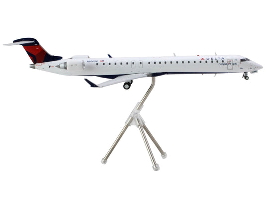 Bombardier CRJ900 Commercial Aircraft "Delta Air Lines - Delta Connection" (N800SK) White with Blue and Red Tail "Gemini 200" Series 1/200 Diecast Model Airplane by GeminiJets