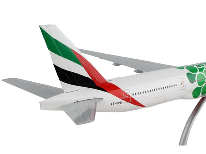 Boeing 777-300ER Commercial Aircraft "Emirates Airlines - Dubai Expo 2020" White with Green Graphics "Gemini 200" Series 1/200 Diecast Model Airplane by GeminiJets