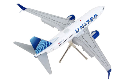 Boeing 737-700 Commercial Aircraft with Flaps Down "United Airlines" White with Blue Tail "Gemini 200" Series 1/200 Diecast Model Airplane by GeminiJets