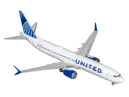 Boeing 737 MAX 9 Commercial Aircraft "United Airlines" (N37555) White with Blue Tail "Gemini 200" Series 1/200 Diecast Model Airplane by GeminiJets