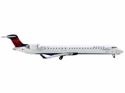 Bombardier CRJ900 Commercial Aircraft "Delta Connection" (N800SK) White with Red and Blue Tail 1/400 Diecast Model Airplane by GeminiJets