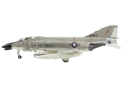 McDonnell Douglas F-4C Phantom II Fighter-Bomber Aircraft "433rd TFS 8th TFW Ubon Thailand" (1966) United States Air Force "Air Power Series" 1/72 Diecast Model by Hobby Master