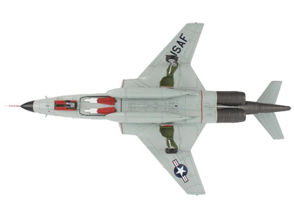 McDonnell RF-101B Voodoo Fighter Aircraft "The Happy Hooligans" (1975) United States Air Force "Air Power Series" 1/72 Diecast Model by Hobby Master