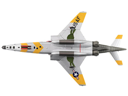 McDonnell RF-101C Voodoo Fighter Aircraft "363rd TRW Operation Sun Run" (1957) United States Air Force "Air Power Series" 1/72 Diecast Model by Hobby Master