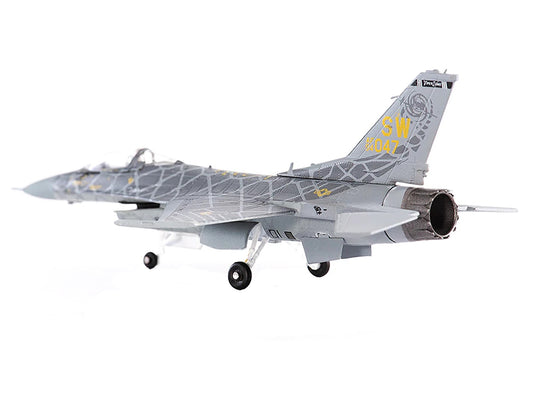 Lockheed Martin F-16C Fighting Falcon Fighter Aircraft "Viper Demo Team" (2021) United States Air Force 1/144 Diecast Model by JC Wings