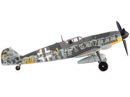 Messerschmitt Luftwaffe BF 109G-6 Fighter Plane "Jagdgeschwader 52 Eastern Front 1943 Erich Hartmann" with Display Stand Limited Edition to 600 pieces Worldwide 1/72 Diecast Model by JC Wings