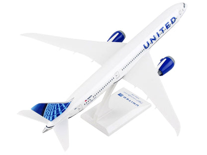 Boeing 787-9 Dreamliner Commercial Aircraft "United Airlines" (N24976) White with Blue Tail (Snap-Fit) 1/200 Plastic Model by Skymarks