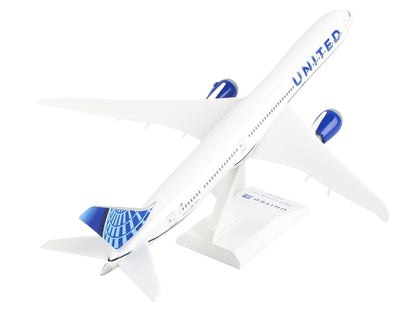 Boeing 787-10 Dreamliner Commercial Aircraft "United Airlines" (N12010) White with Blue Tail (Snap-Fit) 1/200 Plastic Model by Skymarks