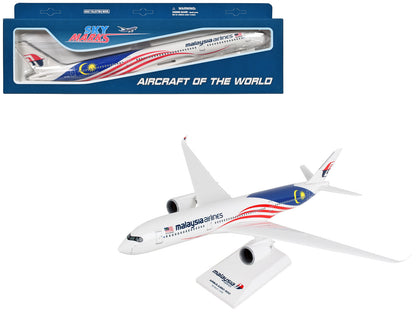 Airbus A350-900 Commercial Aircraft "Malaysia Airlines" (9M-MAC) White with Flag Graphics (Snap-Fit) 1/200 Plastic Model by Skymarks