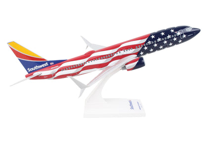 Boeing 737-800 Commercial Aircraft "Southwest Airlines - Freedom One" (N500WR) USA Flag Livery (Snap-Fit) 1/130 Plastic Model by Skymarks