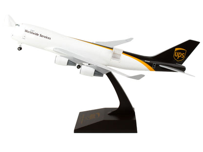 Boeing 747-400F Commercial Aircraft with Landing Gear "UPS Worldwide Services" (N572UP) White and Brown (Snap-Fit) 1/200 Plastic Model by Skymarks