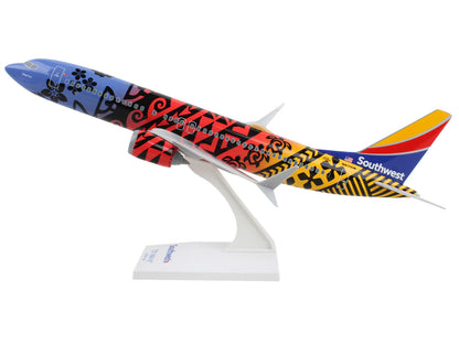 Boeing 737 MAX 8 Commercial Aircraft "Southwest Airlines - Imua One" (N8710M) Hawaiian Graphics (Snap-Fit) 1/130 Plastic Model by Skymarks