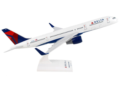 Boeing 757-200 Commercial Aircraft "Delta Air Lines" (N704X) White with Red and Blue Tail (Snap-Fit) 1/150 Plastic Model by Skymarks