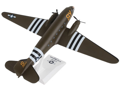 Douglas C-47 Skytrain Transport Aircraft "Stoy Hora United States Army Air Forces" (292717) Olive Drab (Snap-Fit) 1/80 Plastic Model by Skymarks