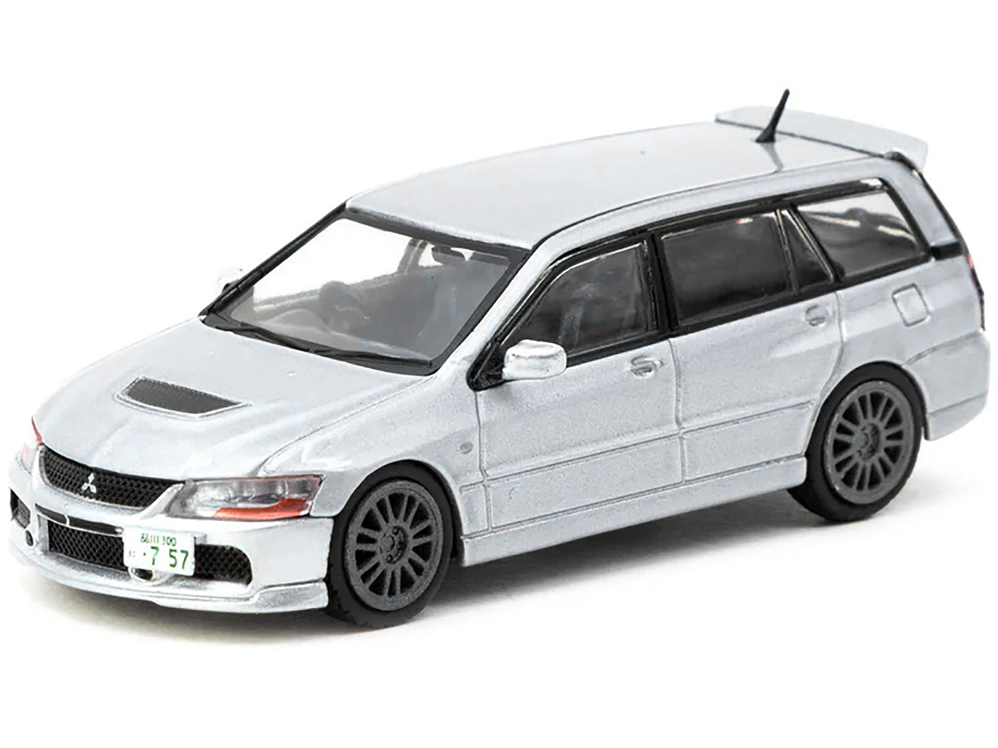 Mitsubishi Lancer Evolution Wagon RHD (Right Hand Drive) Silver Metallic "Road64" Series 1/64 Diecast Model Car by Tarmac Works