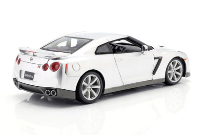 2009 Nissan GT-R R35 Silver 1/18 Diecast Model Car by Bburago