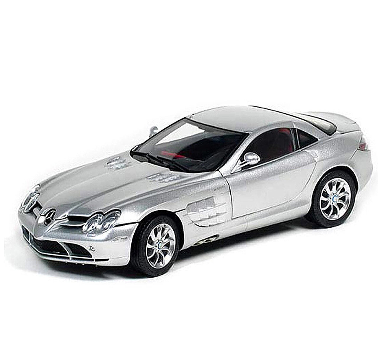 Mercedes McLaren SLR Silver with Red Interior 1/12 Diecast Model Car by Motormax