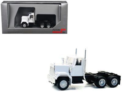 GMC Short Day Cab White 1/87 (HO) Plastic Model Car by Promotex