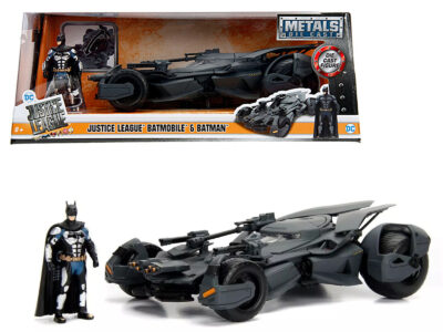 2017 Justice League Batmobile with diecast Batman Figure 1/24 Diecast Model Car by Jada