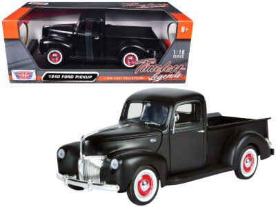1940 Ford Pickup Matt Black 1/18 Diecast Model Car by Motormax