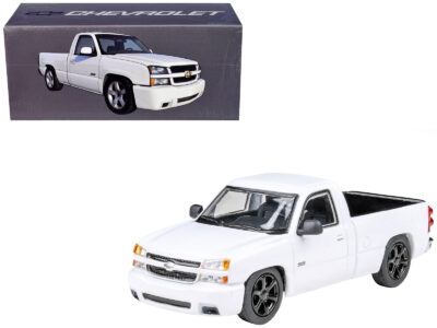 2006 Chevrolet Silverado 'Cateye' Pickup Truck Summit White 1/64 Diecast Model Car by Paragon Models