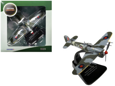 Hawker Typhoon Mk.IB Fighter-Bomber Aircraft "MP126 No.247 Squadron Gerald Stapleton RAF Eindhoven Holland" (1944) Royal Air Force "Oxford Aviation" Series 1/72 Diecast Model Airplane by Oxford Diecast