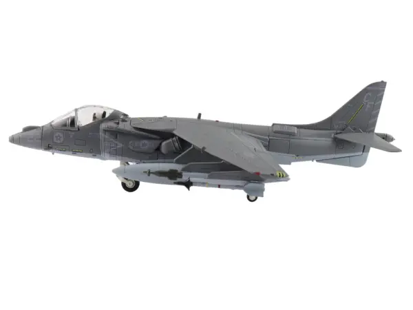 McDonnell Douglas AV-8B Plus Harrier II Aircraft "163879 VMA-211" (2013) United States Marine Corps "Air Power Series" 1/72 Diecast Model by Hobby Master #2
