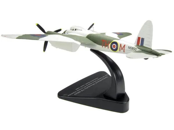 DeHavilland Mosquito FB MKVI Combat Aircraft "Sqd. Ldr. Robert Allen Kip and Flt. Lt. Peter Huletsky Holmsley South" (1944) Royal Air Force "Oxford Aviation" Series 1/72 Diecast Model Airplane by Oxford Diecast #4