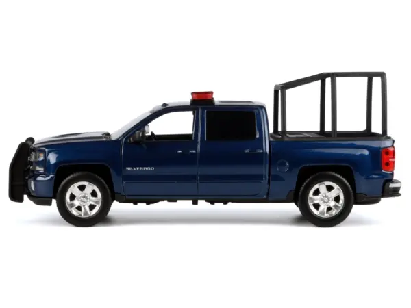 2017 Chevrolet Silverado 1500 LT Z71 Crew Cab Pickup Truck with Bed Cage Dark Blue with Flashing Light Bar and Front and Rear Lights and Sounds 1/27 Diecast Model Car by Motormax #3