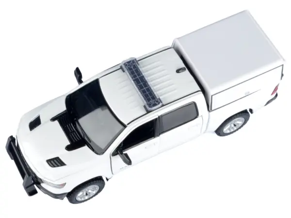 2019 RAM 1500 Laramie Crew Cab Pickup Truck with Truck Bed Camper White "Custom Builder's Kit" Series 1/27 Diecast Model Car by Motormax #4