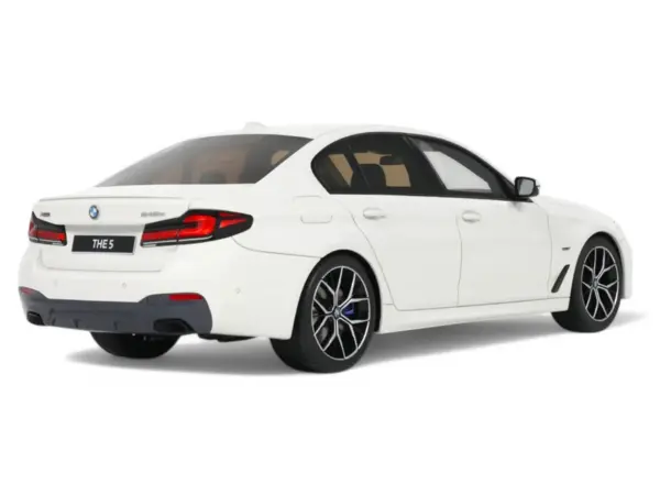 2023 BMW 545e xDrive M Sport Alpine White 1/18 Model Car by GT Spirit #5